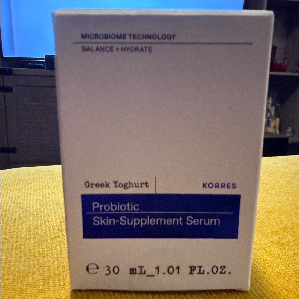 Korres Greek Yoghurt Probiotic Serum - White and Blue